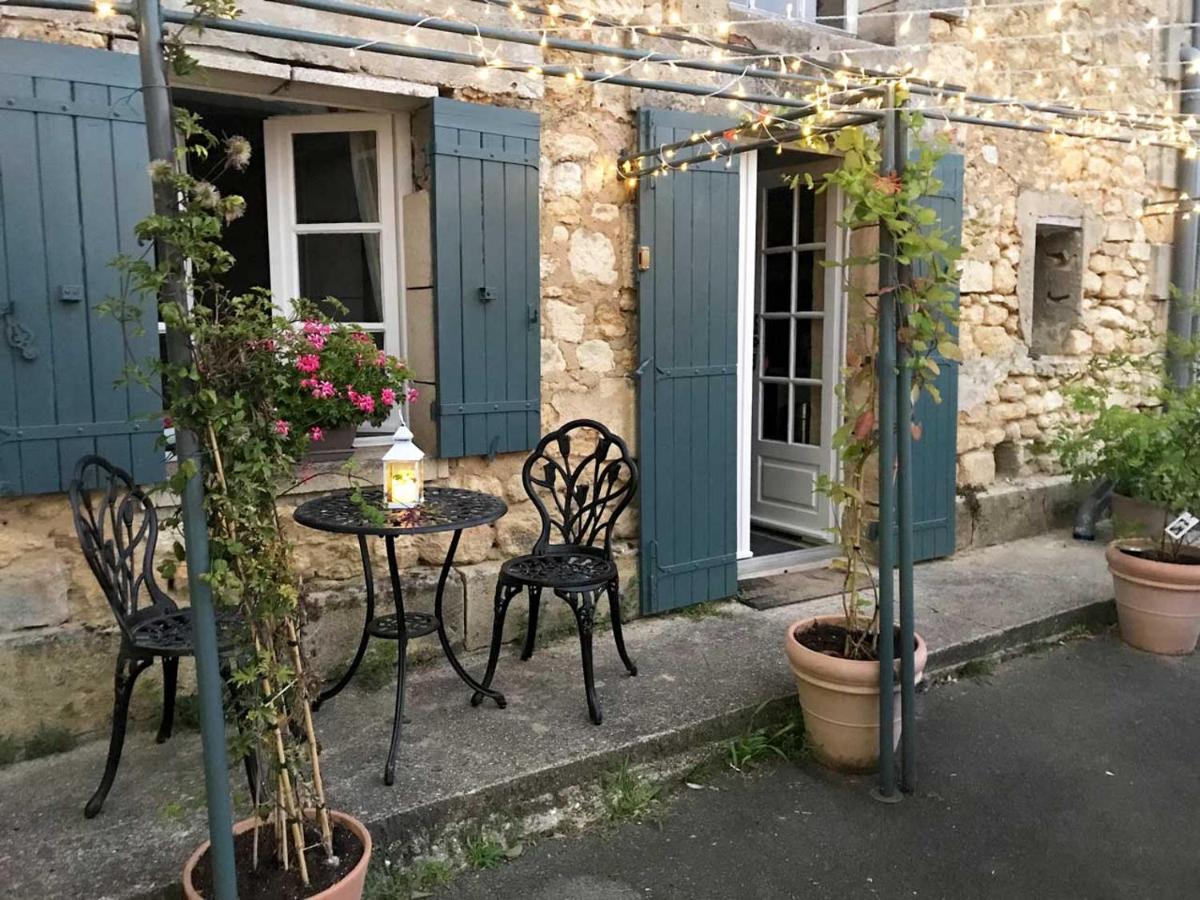 40 Le Bourg Bed and Breakfast Saint-Ciers-de-Canesse Εξωτερικό φωτογραφία